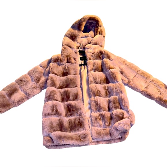 BCBGMaxAzria Jackets & Blazers - BCBG Max Azria Felicia Faux Fur Hoodied Coat Light purple Lavender large hood.
